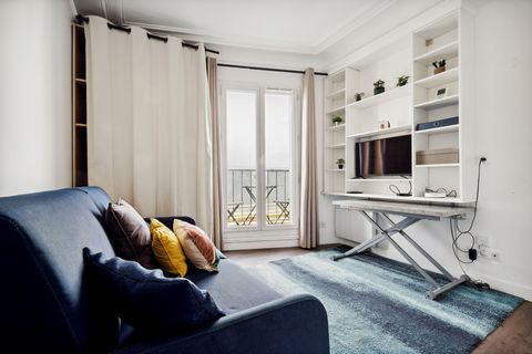 Located on the 6th floor of a quiet and secure building in the heart of Paris, this comfortable studio with balcony is perfect for a stay for 2 people in Paris. Upon entering, the flat opens onto a bright main room with a living room, a television an...