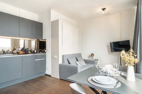 This apartment has everything you need for an awesome stay in Essen. You'll enjoy a comfortable sofa that, with our useful drop-down bed, is covered by a super-comfortable queen-size bed for the night. A fully-equipped kitchen, as well as a separate ...