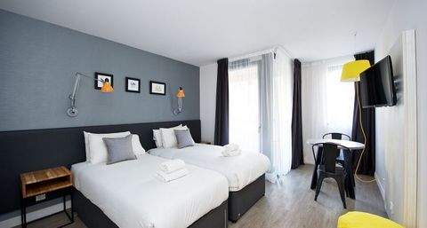 Large studio 22m² with balcony Newly refurbished, since June 2023 Complimentary Highspeed Wifi Air conditioning Newly mattress and linen Kitchen fully equipped Towels Fitness gym access every day, from 6am to 9pm.