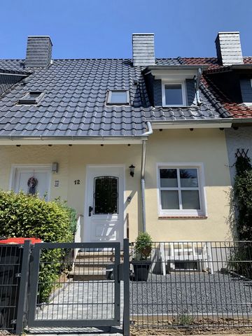 Featuring water sports facilities, this house offers free WiFi and city views in Hameln. Featuring mountain views, the accommodation is located 1.5 km from Rattenfaenger-Halle and 2.3 km from Museum Hameln. The Feriehaus features 2 bedrooms, 1 bathro...