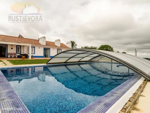 Rustic property located in the municipality of Montemor-o-Novo, about 2.5 kms from the city center. The rustic Alentejo style house has been completely refurbished, while maintaining its original design. It is a house with plenty of natural light, go...