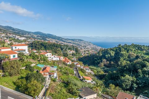 Identificação do imóvel: ZMPT563399 Localizada na encantadora Ilha da Madeira, este Terreno com 660 m2, tem uma pequena casa que necessita de trabalho de recuperação e renovação, proporcionando aos futuros proprietários a oportunidade de personalizar...
