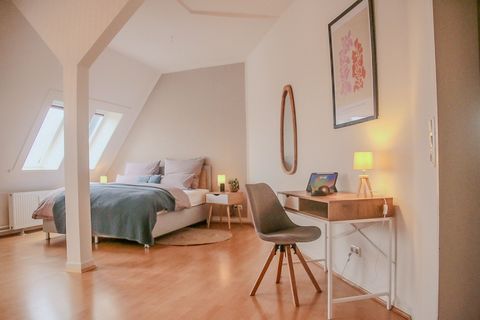 Hello and welcome to this lovingly restored old apartment, just a 3-minute walk from the picturesque city center. The old charm of the building harmoniously combines with modern comfort here. The spaces are generously designed and can accommodate up ...
