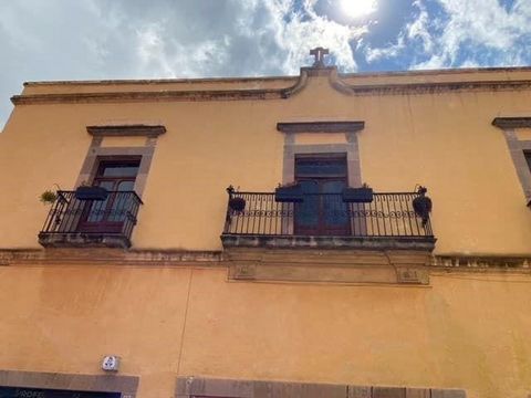 VO24-012MG Considered a World Heritage Site (16th century). This house has commercial and residential land use, since it has 10 premises all currently rented and with different turns, and another part suitable as a house with 3 bedrooms, kitchen, liv...