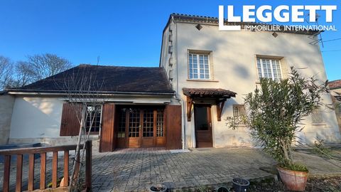 A26295CAH24 - Nestled in the heart of a small village bordered by the Dordogne river, this house is close to shops. The town of Bergerac and its international airport are about twenty kilometres away. At the end of a small cul-de-sac, the house has a...