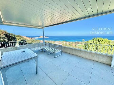 Located in a residential area on the heights of L'Ile-Rousse, this pretty little villa benefits from a quiet environment and an exceptional site offering a 180o view of the sea, the island of La Pietra and the Cap Corse mountains. This incredible pan...