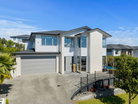 Make a move to all that Whangaparaoa Penninsula has to offer. Built in 2016, this substantial, contemporary, brick and weatherboard home is just moments to local beaches, the boat ramp, leisure centre and local plaza shopping. This generous five bedr...