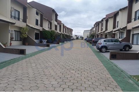 Semi-detached containing 3 bedrooms (1 suite), balcony, guest bathroom, living room, pantry/kitchen, barbecue, service area and 1 parking space, plus 2 parking spaces, fine finishing, in 155 m² of private area. (option for a townhouse with 4 suites a...