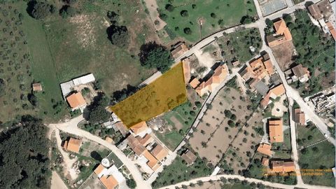 Ideal land for the construction of a dream house, located in Casal de Travancinha in the municipality of Seia, with 1,826.30m². With recent topographic survey. Electricity, mains water and sanitation on public roads. Quiet and quiet area. Overlooking...
