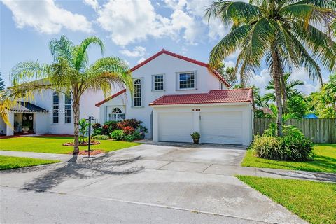 Discover the perfect blend of natural beauty and modern comfort in this charming 3-bedroom, 3-bathroom home, ideally situated near excellent schools, less than 20 miles from Biscayne National Park and just 4 miles from Black Point Marina. This proper...
