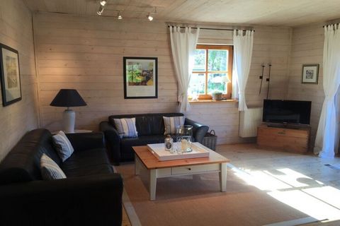 The lovingly and high -quality holiday home from private offers a lot of space and comfort on 120sqm living space. The ground floor consists of a spacious, separated entrance area, a storage room, guest toilet and a large living/dining area with a le...