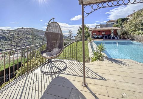 This villa is nestled in the heart of the picturesque village of La Turbie. This splendid residence offers a unique living experience, combining the authentic charm of the village with a resolutely modern setting. The villa has four elegantly appoint...