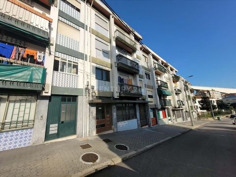 2 bedroom apartment with an area of 68 square meters, located in Oliveira do Douro, Vila Nova de Gaia, Porto district. Located in a consolidated residential area, the property is close to the main points of commerce, services, green spaces, schools a...