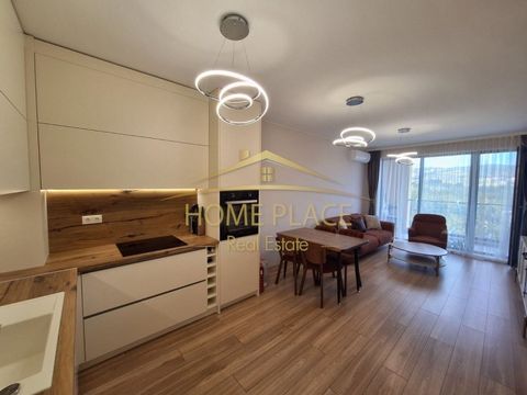 L'agenzia immobiliare HOME PLACE vende ESCLUSIVAMENTE APPARTAMENTO CON QUATTRO CAMERE DA LETTO a St. St. Constantine Il complesso offre una gestione professionale dell'edificio, che comprende servizi di portineria/sicurezza dal vivo e videosorveglian...