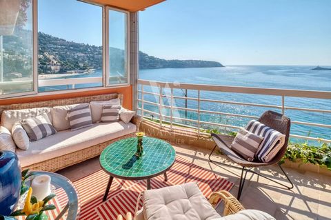 EXCLUSIVITE - Roquebrune Cap Martin, secteur privilégié de Cabbé, à une minute de Monaco, appartement d’exception en pleine vue mer, au calme, sans aucune construction possible devant, dans résidence de standing équipée de la fibre optique, magnifiqu...