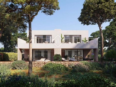 Welcome to a new Lifestyle! Living by the sea, surrounded by nature, in the heart of the Costa Dorada is, and always will be, choosing quality of life, for you and your loved ones. Lucas Fox presents this exquisite Residential Complex with different ...