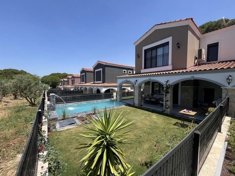 Our villa is twin and is only single-minded. Private pool and parking are available. It has underfloor heating. There is an en-suite bathroom. There are 2 bathrooms and 3 WC in total. 1 km is the distance to the sea. It has a view of nature. It is wi...