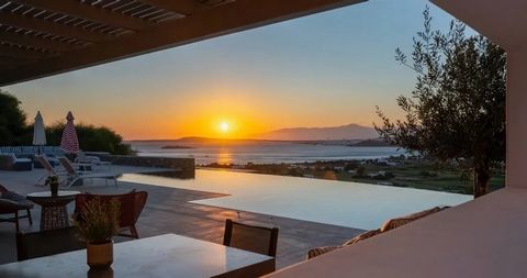 Un joyau architectural niché au cœur de la mer Égée, sur l'île pittoresque de Paros. Cette demeure luxueuse et moderne offre une expérience de vie incomparable, alliant confort, luxe et harmonie avec la nature environnante. La villa Oleana est une vé...