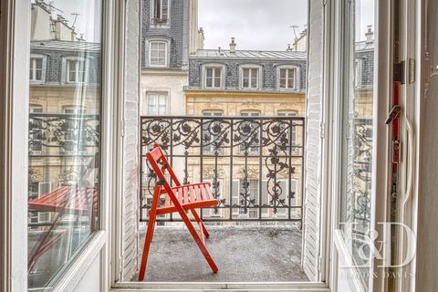 Sehr schöne Wohnung von 83M2 Carrez Law, in einer ruhigen Straße im 3. Stock eines schönen Gebäudes aus den 1850er Jahren, mit Aufzug. Es setzt sich wie folgt zusammen: Ein Eingang, ein Wohnzimmer, ein Esszimmer, ein Hauptschlafzimmer, ein zweites Sc...