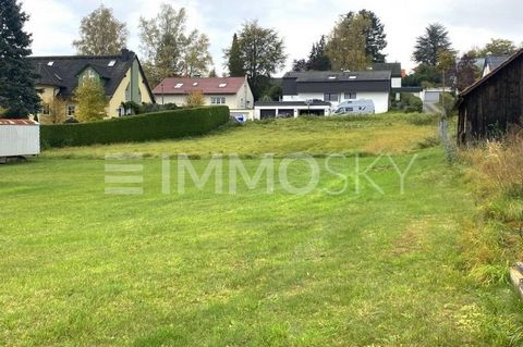 +++ Please understand that we will only answer inquiries with COMPLETE personal information (complete address, phone number and e-mail)! +++ Discover the unique opportunity to realize your dream home on this charming 830 sqm building plot in the soug...