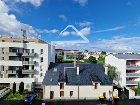 FLAT AND HOUSE - HUMAIMBILIER et jérôme PETIT vous présentent : NANTES ouest , au coeur du quartier Longchamp / Beauséjour, rue Georges LAFOND, découvrez cet appartement traversant de 56m2 , dernier étage, bien agencé, fonctionnel, double vitré. Tout...