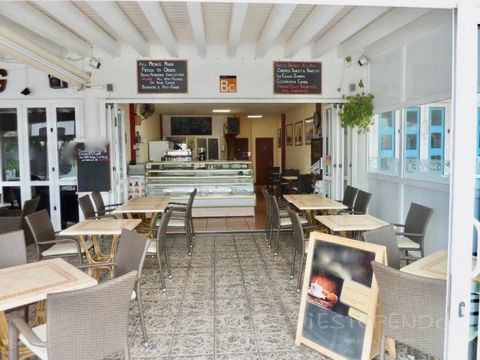 Estupendo Lanzarote is pleased to offer For Sale this business ( Traspaso) this well known Cafeteria, Cake shop & Creperie perfect to take over and start to work as it is sold completely furnished with baking utensils and equipment (oven and coffee m...