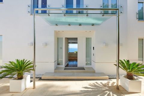 Welcome to Casa Mimi, a spectacular modern villa offering breathtaking views over the Mediterranean Sea and the charming town of Santa Eulalia. This luxurious property is designed for those seeking a tranquil getaway in Ibiza, featuring top-quality a...