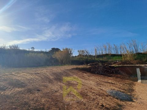 Agde - Near Cap d'Agde, on the edge of the Golf - Les Patios du Golf subdivision - Lot N°1 - Building land, serviced, 362 m2, on a maximum authorized floor area of 160 m2 - Possibility of building a 3-sided house . Fees payable by the seller For furt...