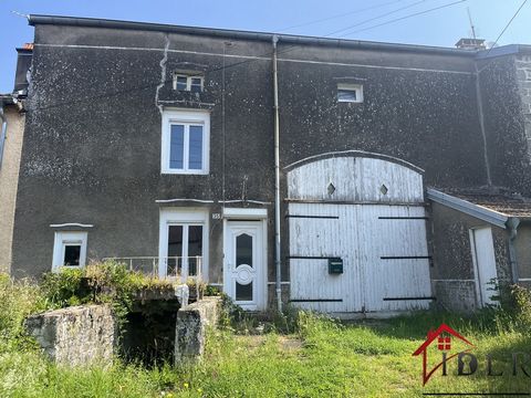 Dans la commune de Damrémont, l'Agence IDLR de Bourbonne les Bains vous propose cette maison avce des travaux de rénovation. Vous disposez de deux pièces avec une salle d'eau avec wc. Un très fort potentiel habitable dans la grange. Le plus de cet en...