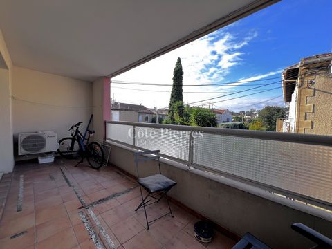 Offre d'achat acceptée pour cet agréable appartement T3 de 68 m2, idéalement situé à deux pas des allées Jean Jaurès, dans une résidence soignée et bien entretenue. Ce bien offre une belle terrasse de 11 m2, sans vis-à-vis, accessible depuis le salon...