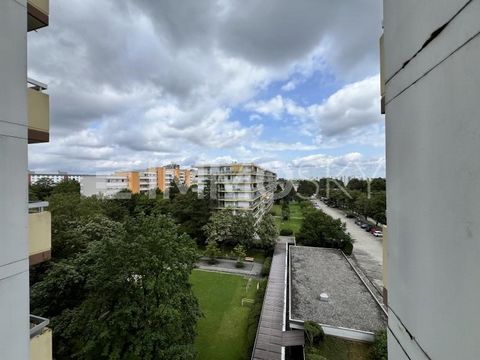 Gemütliche 1-Zimmer-Wohnung mit herrlichem Ausblick im Herzen von Ramersdorf-Perlach Diese charmante 1-Zimmer-Wohnung im 3. Stock bietet einen wunderbaren Rückzugsort mit atemberaubendem Ausblick. Ideal für Singles oder Pendler, verbindet diese Wohnu...