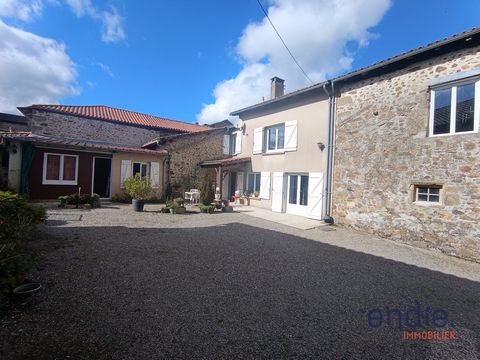 Sur la commune de rochechouart, au lieu dit biennac, ensemble immobilier composé d'une habitation principale de 180m², 2 granges, 1 annexe à la maison principale à rénover et une autre annexe servant de cuisine d'été avec sa salle. La maison principa...