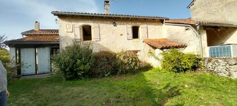 Une belle pierre ! Quoi de plus étonnant venant d'une propriété à Paussac et St Vivien ? NETO-IMMO vous invite à 35 minutes de Périgueux dans le Périgord Vert pour découvrir ce charmant ensemble clé en main. Vous y trouverez 2 habitations mitoyennes ...