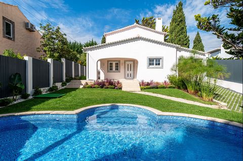 Located in Sintra. This charming 3+1 bedroom villa is a true haven of tranquility, sophistication and leisure. Every detail has been carefully thought out to offer a lifestyle with comfort, safety and refinement. Located in Linhó, in Sintra, the prop...