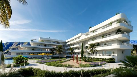 This exclusive new residential complex in Fuengirola, comprising 74 flats and penthouses distributed in two modern buildings, is the ideal place to enjoy the beauty and enviable climate of the Costa del Sol. With views of the mountains or the sea, an...