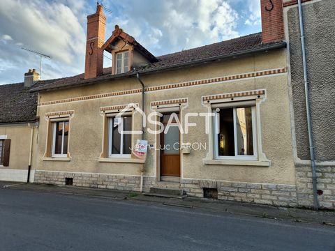 Maison de plain-pied à rénover au centre de Beaulon avec toutes les commodités. A prévoir électricité, plafond du séjour, salle de bain dans son jus. Comprenant 3 chambres , une salle d'eau, un wc , un séjour avec sa cheminée, une cuisine équipée. Co...