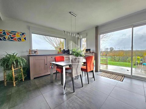 ARDRES Semi plain pied individuel, 4 chambres, jardin, garage L'Agence ERA Des Olieux vous présente, en EXCLUSIVITÉ, sur la commune d'ARDRES, ce joli pavillon individuel, SOUS GARANTIE DÉCENNALE, bâti sur une parcelle de 820m2 En rdc : - Entrée - Piè...