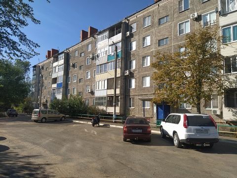 Продается 2-комн. квартира, площадью 42.4 кв.м. Квартира продается через аукцион. Жилая площадь17,4 м2, кухня 9,6 кв.м. Год постройки дома: 1998 Материал стен: Панели Квартира располагается на 1 этаже 5-этажного дома. Кадастровый номер: 36:10:3000009...