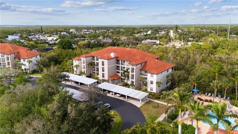 Take in the Florida sunshine with this 3 bed 2 bath end unit Condo in Island Sound, a prestigious bundled Golf Community! This home is the original builder's model offered by the original owners. Sold fully furnished and only steps away from the comm...