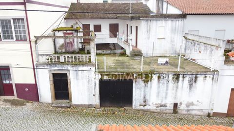 Villa de 3 chambres située dans le village historique et charmant de Longroiva, dans la municipalité de Mêda, une ville connue pour ses richesses naturelles, culturelles et historiques, ainsi que pour la célèbre Des sources chaudes qui attirent des v...