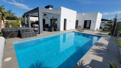 Description of object: Modern villa with tourist rental license, ideal for investment. Located in Els Poblets, this contemporary villa, built in 2018, features a heated pool and is situated in a quiet residential area. The property is spread across a...