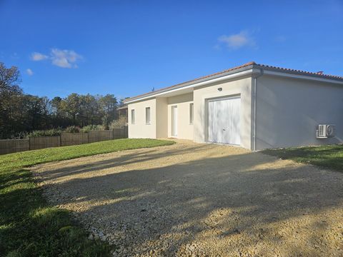 EN VENTA: Casa principal nueva con potencial para casa rural Casa principal (106 m²): - Amplio salón con cocina amueblada y semiequipada (horno y vitrocerámica). - Zona de noche que incluye 3 dormitorios luminosos. - Baño moderno con plato de ducha, ...