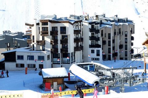 Diese Residenz befindet sich am Place des Curlings in Val Claret und profitiert von einer idealen Lage, direkt an der Skipiste und in der Nähe von Geschäften. REGULIERTES PARKEN IN TIGNES. PARKPLATZRESERVIERUNG DIREKT ÜBER DIE AGENTUR. Mit der Buchun...