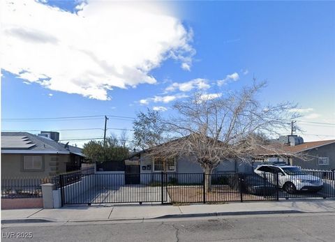 Fully leased and recently remodeled duplex with no HOA—a turnkey investment opportunity! Both units feature updated interiors, and major systems have been upgraded, including newer HVAC units (replaced and/or recently serviced) and a newer roof, prov...
