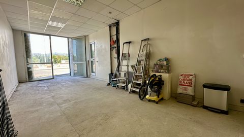 LA PENNE SUR HUVEAUNE, LOCAL COMMERCIAL 40M&#178;