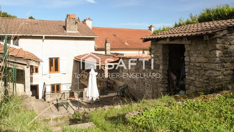 Maison de village avec un petit studio au RDC, et 168m2 habitables !