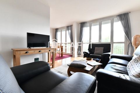 Bel appartement de quatre pièces! Résidence récemment ravalée!