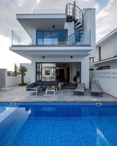 Not more than 5 minutes drive from Larnaca town centre, this residential project is located, 200m from the beach. The project is in an area which has been identified for high growth potential and future development gains. These residences come with t...