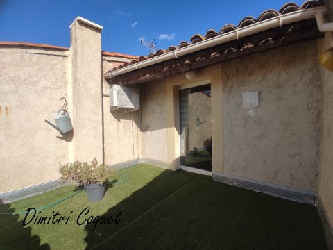 Découvrez cette charmante maison de village de 93 m² habitables avec terrasse de toit idéalement située à Mèze, à quelques pas du port. Répartie sur deux étages, cette maison offre un cadre de vie agréable et de nombreuses possibilités d'aménagement....