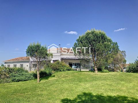 Maison d'architecte T8 - 280 m2 sur terrain de plus de 4000 m2